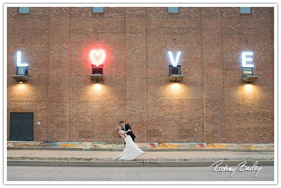 american-visionary-art-museum-baltimore-wedding-Baltimore-MD-venues-weddings-event-venue-wedding-photographer-baltimore-md-_014